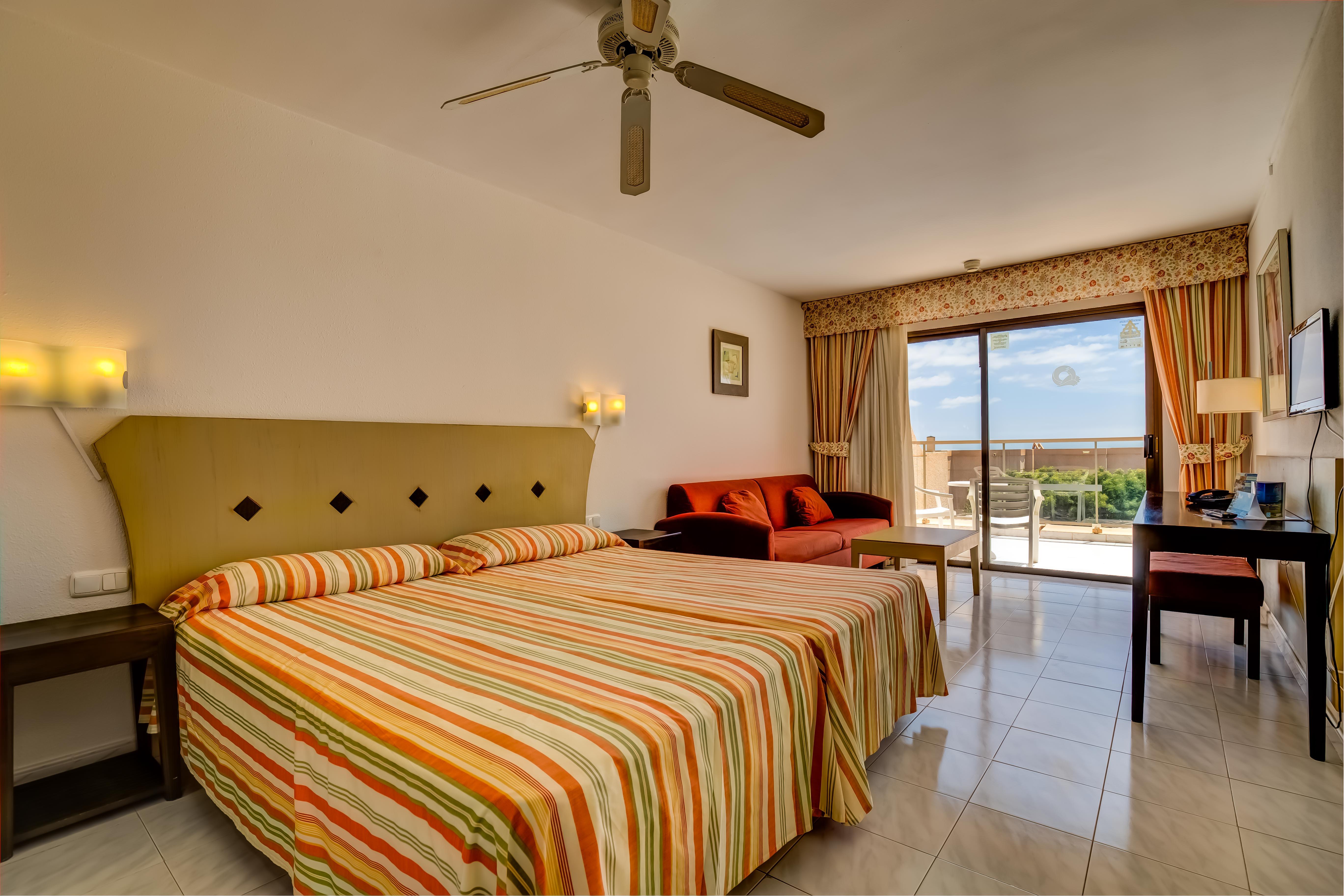 Sbh Taro Beach Hotel Коста Калма Екстериор снимка